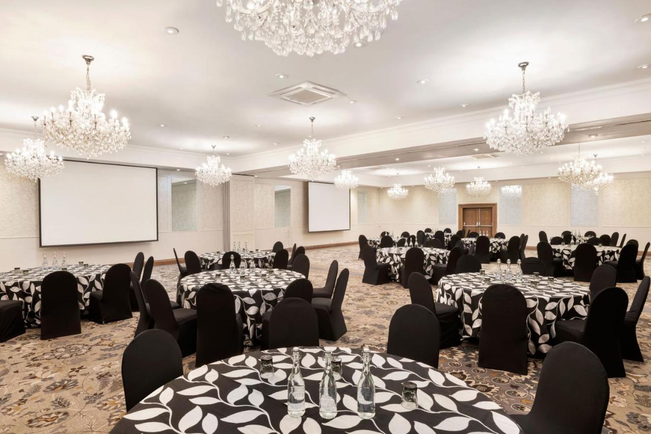 Protea Hotel By Marriott Johannesburg Balalaika Sandton Kültér fotó
