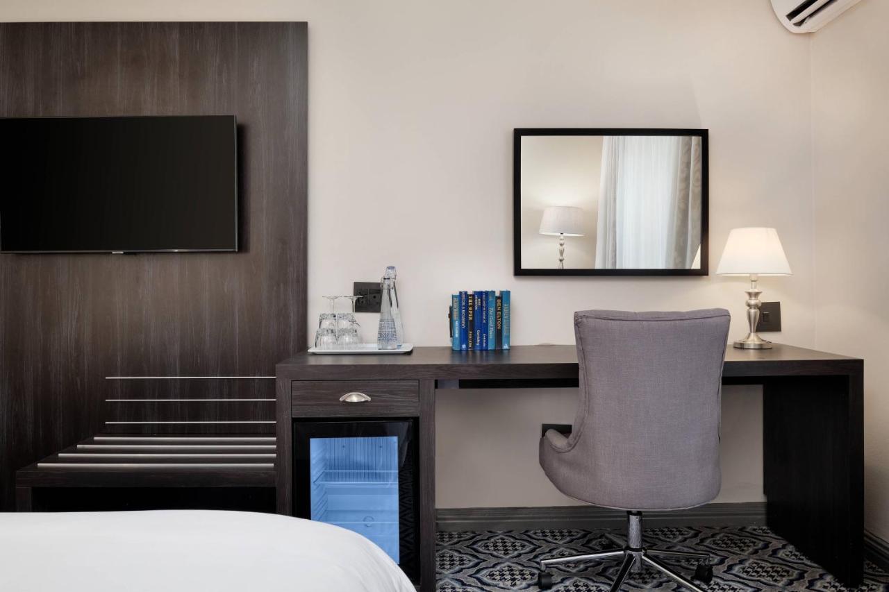 Protea Hotel By Marriott Johannesburg Balalaika Sandton Kültér fotó