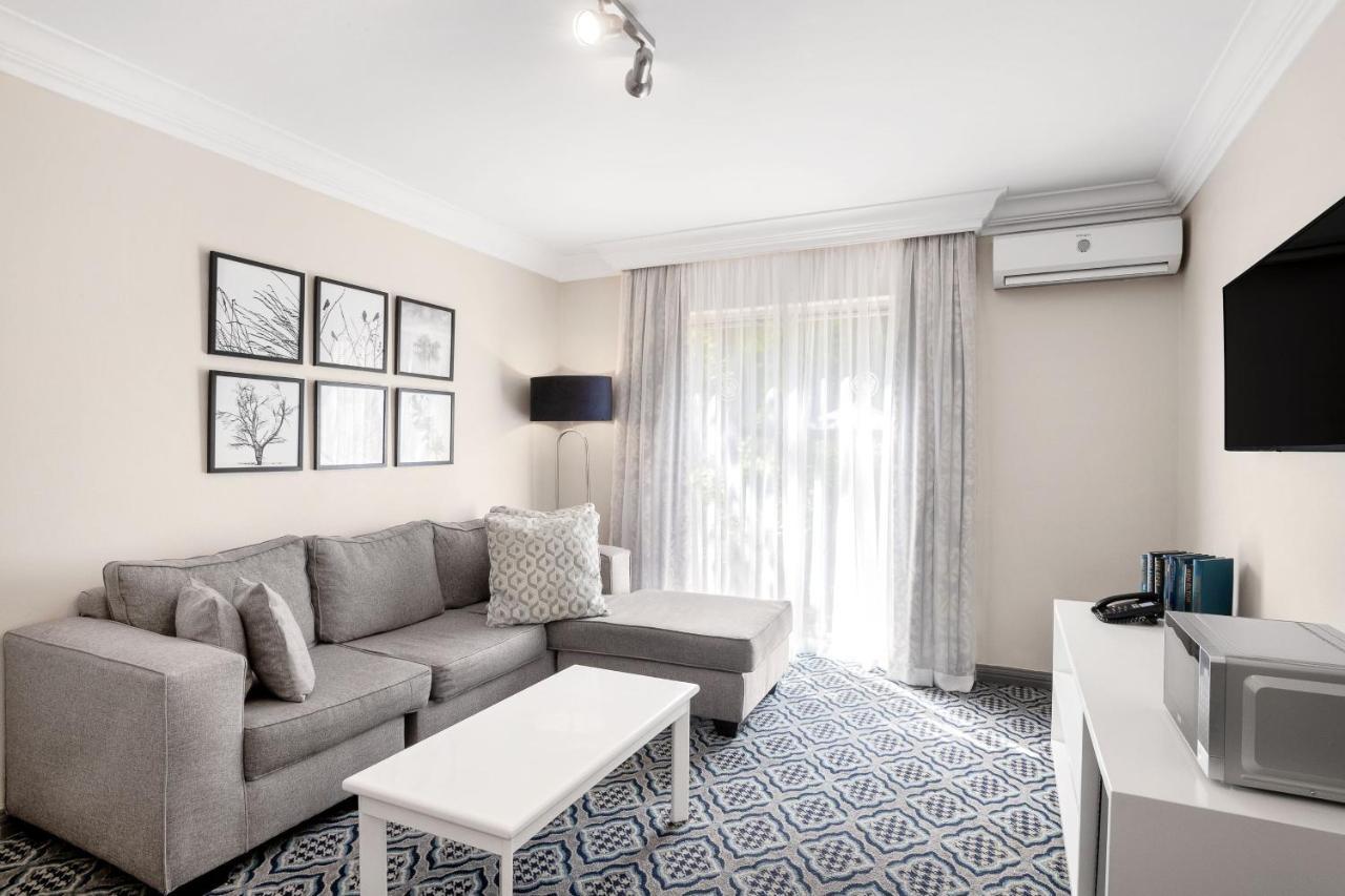 Protea Hotel By Marriott Johannesburg Balalaika Sandton Kültér fotó