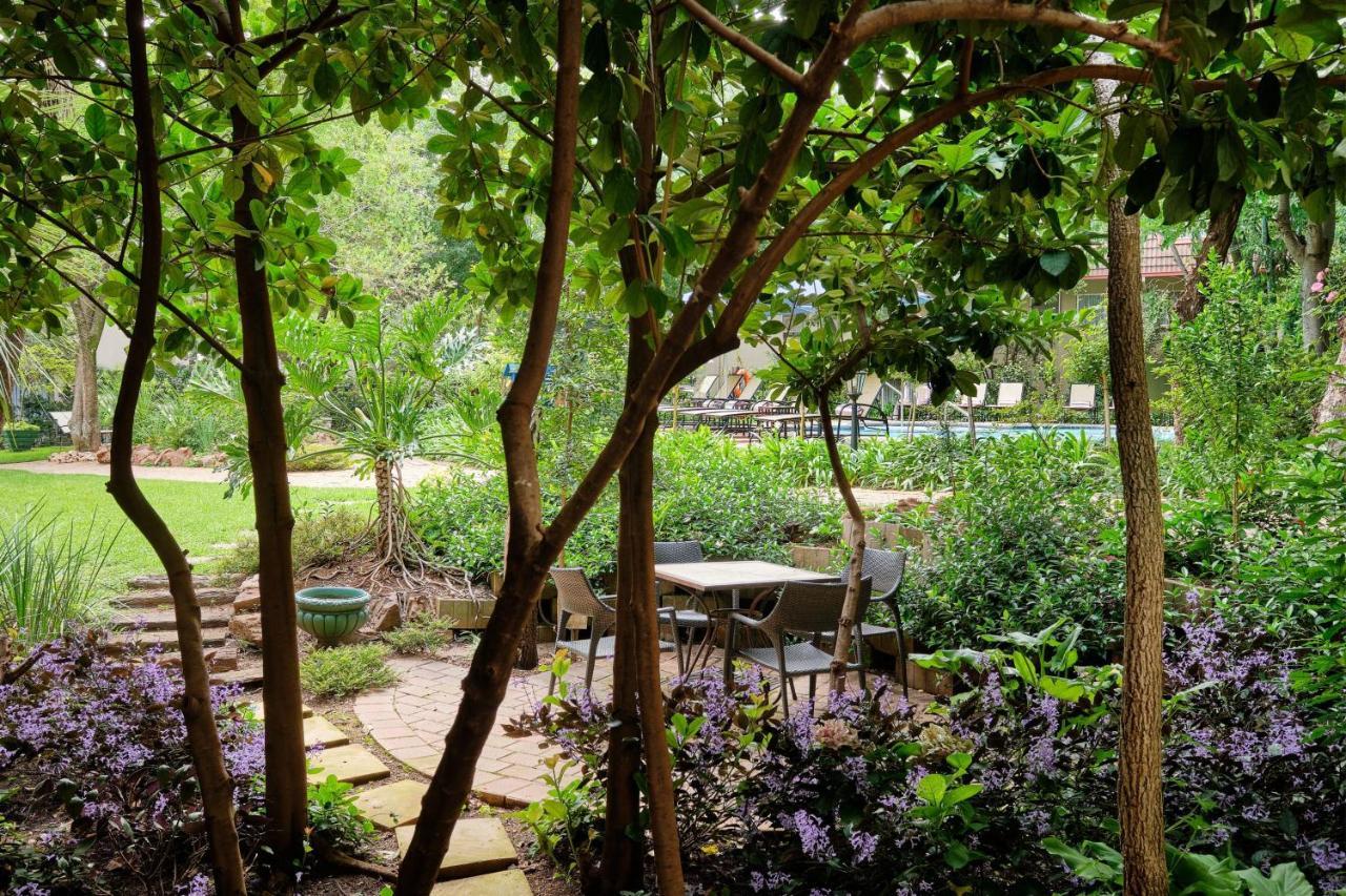 Protea Hotel By Marriott Johannesburg Balalaika Sandton Kültér fotó