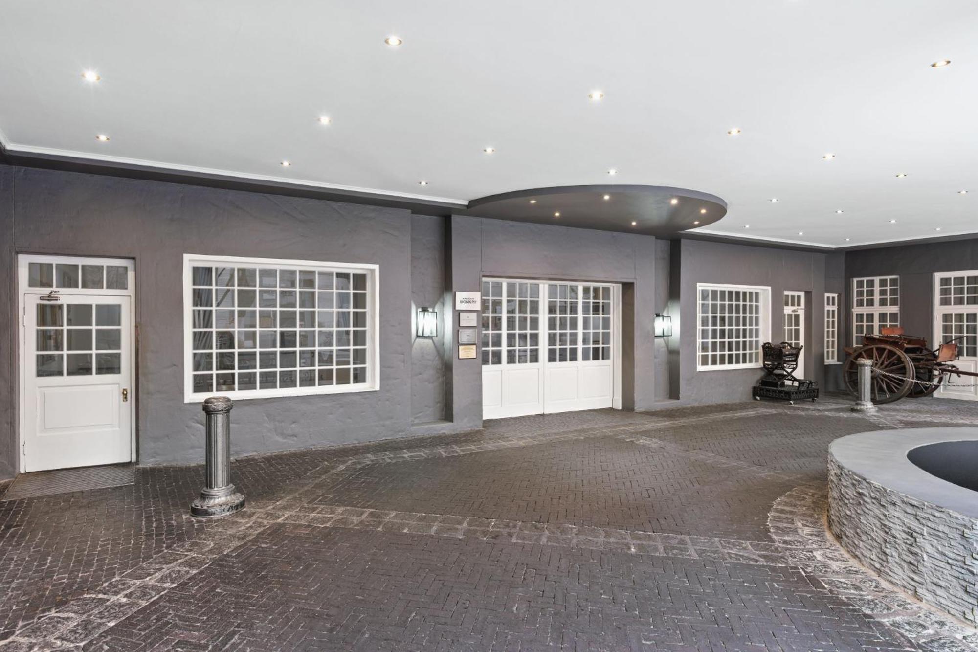 Protea Hotel By Marriott Johannesburg Balalaika Sandton Kültér fotó
