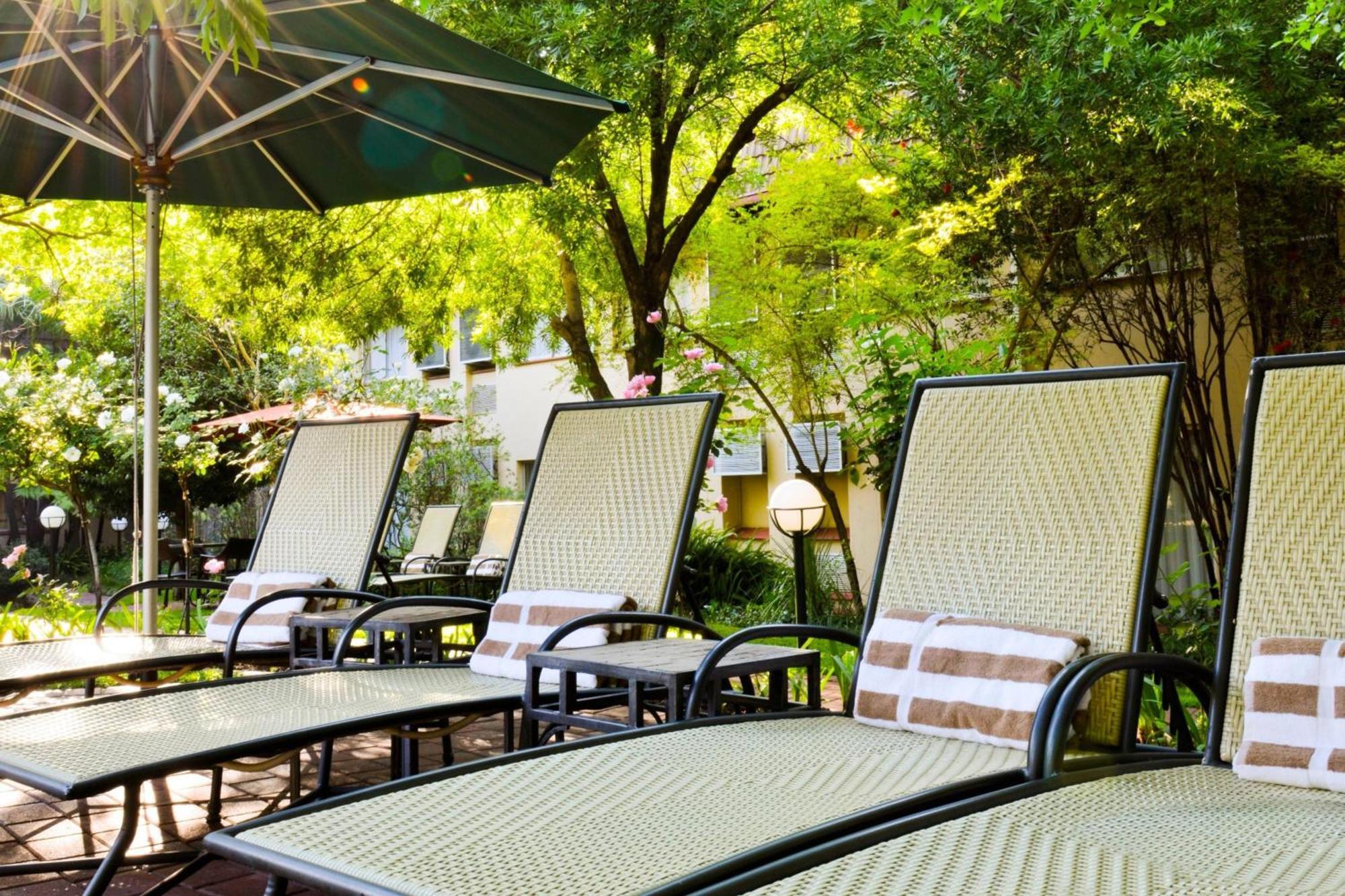Protea Hotel By Marriott Johannesburg Balalaika Sandton Kültér fotó