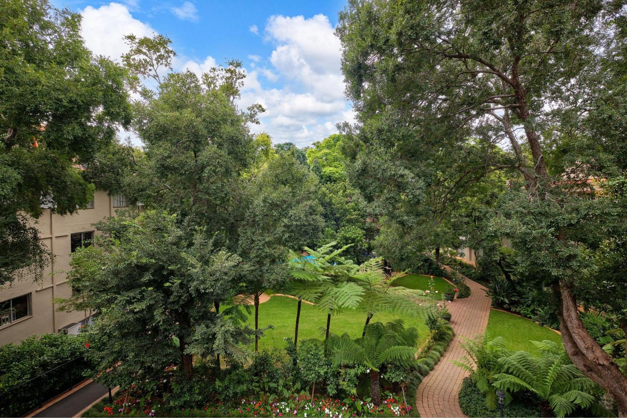Protea Hotel By Marriott Johannesburg Balalaika Sandton Kültér fotó